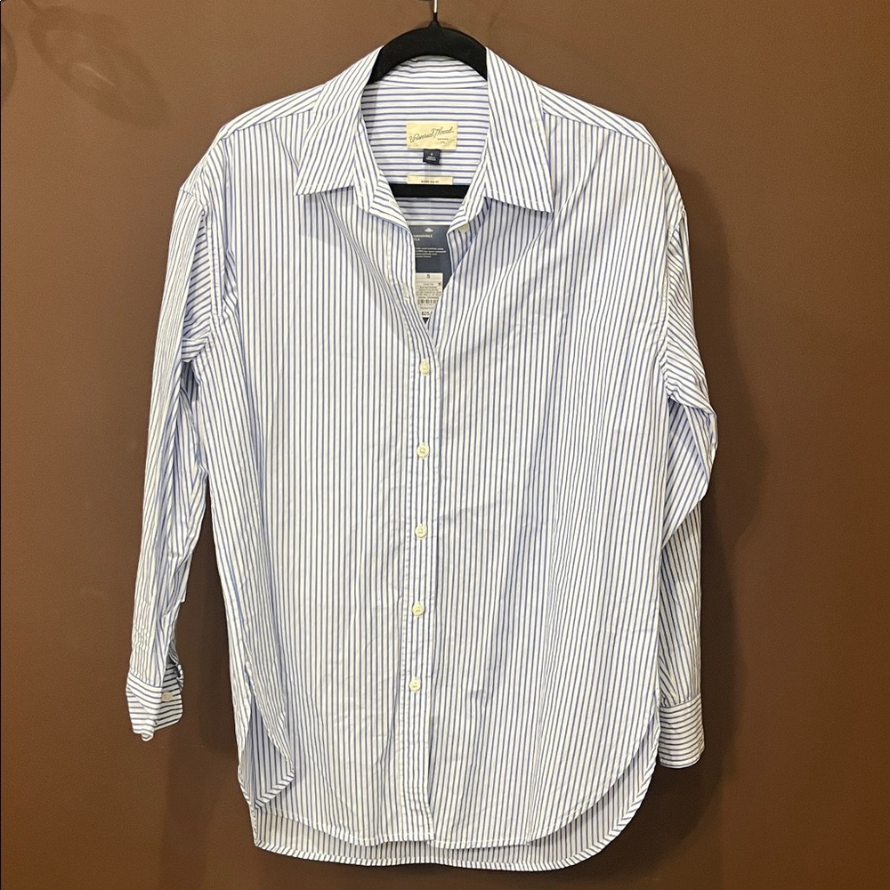 NWT Universal Thread Blue and White Striped Women's Button Down Shirt